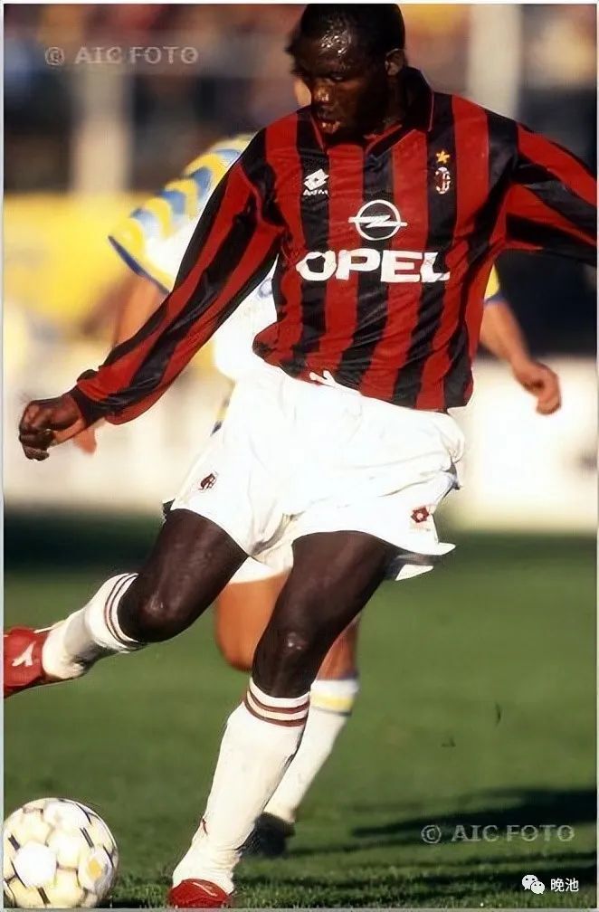 今晚足总杯传出新动向，AC米兰复出首秀，管理层表态：气氛紧张，训练强度明显提升的简单介绍