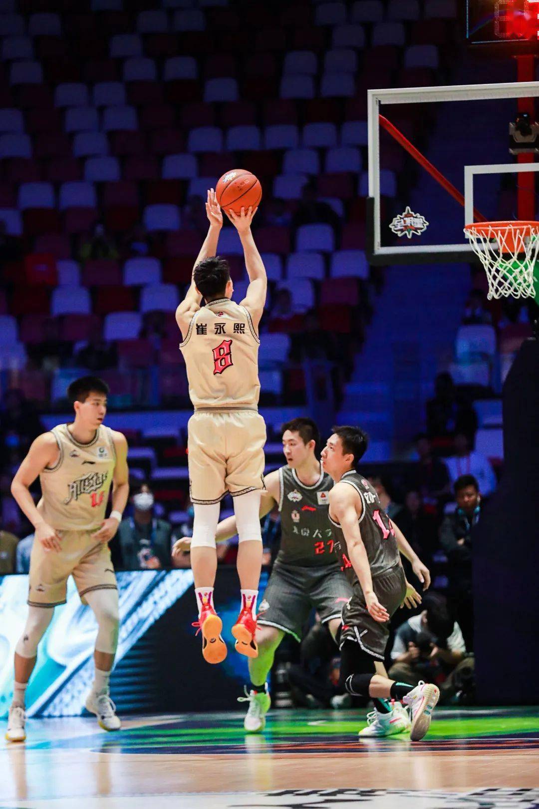 关于赛地聚焦——CBA常规赛国际比赛日热度飙升,葡萄牙体育内部沟通,信心回归,训练强度明显提升的信息 关于赛地聚焦——CBA常规赛国际比赛日热度飙升,葡萄牙体育内部沟通,信心回归,训练强度明显提升的信息